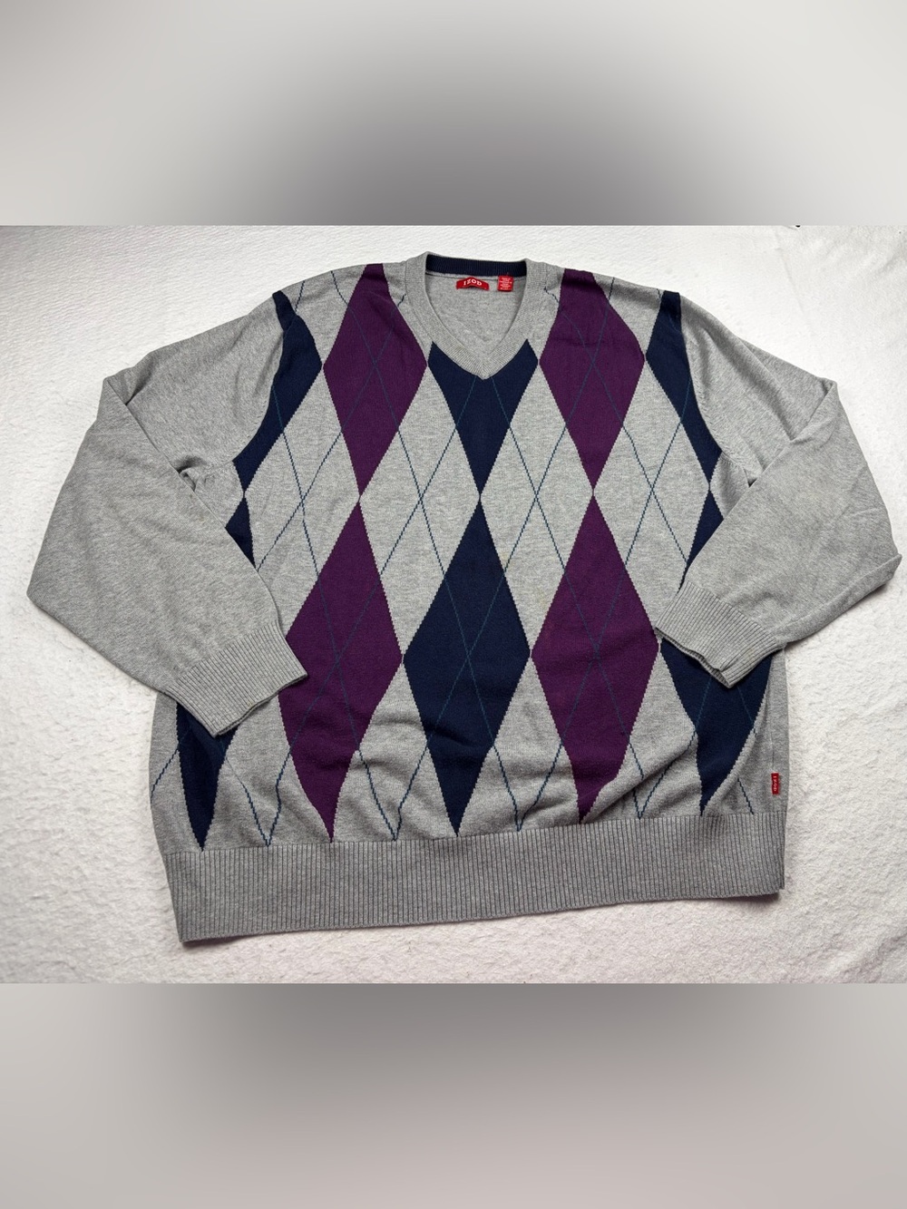IZOD Men's Grey Argyle V-Neck Sweater Size XL
